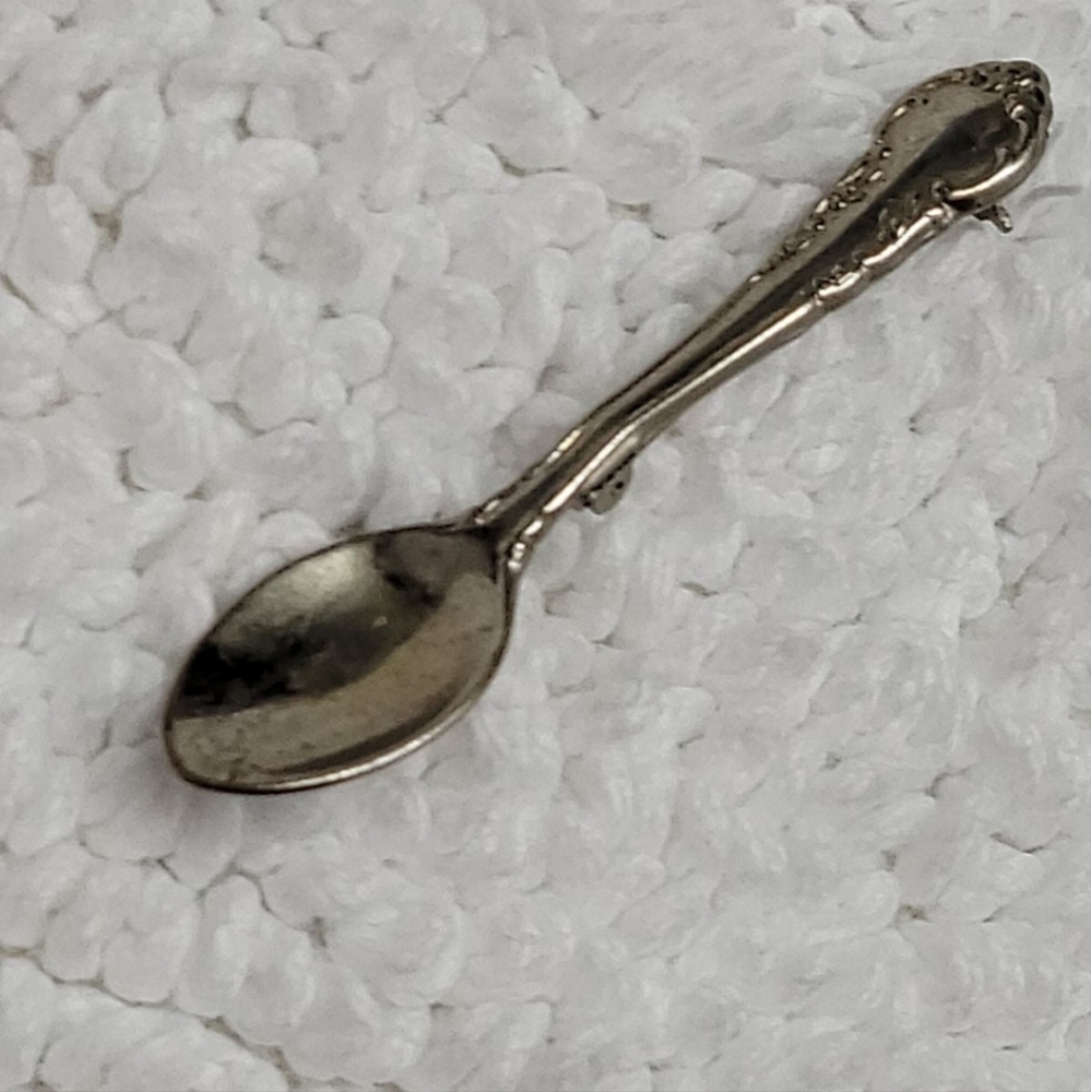 ❤️Silver Spoon vintage brooch/pin - Picture 1 of 6